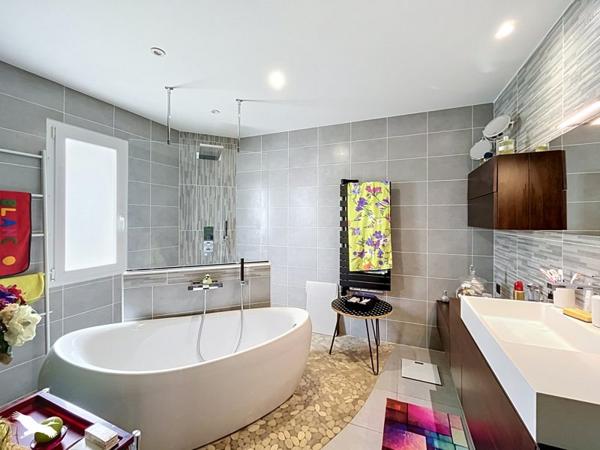 Maison à vendre 329 000 € Montalzat 3 p 110 m² DPE A