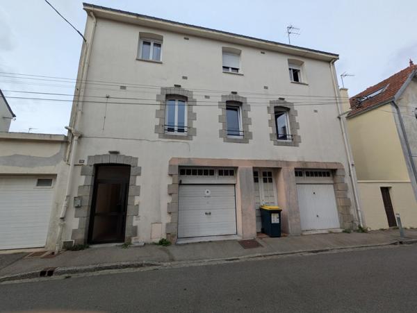 LORIENT CENTRE STUDIO DE 27 M² ENVIRON AVEC CAVE ET TERASSE COMMUNE