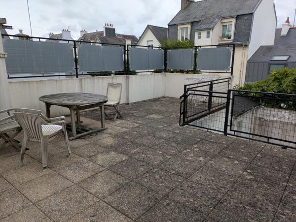 LORIENT CENTRE STUDIO DE 27 M² ENVIRON AVEC CAVE ET TERASSE COMMUNE