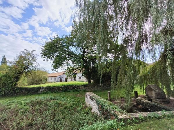 Maison en pierre à 10 mn de Melle et La Mothe, Chey 79120
