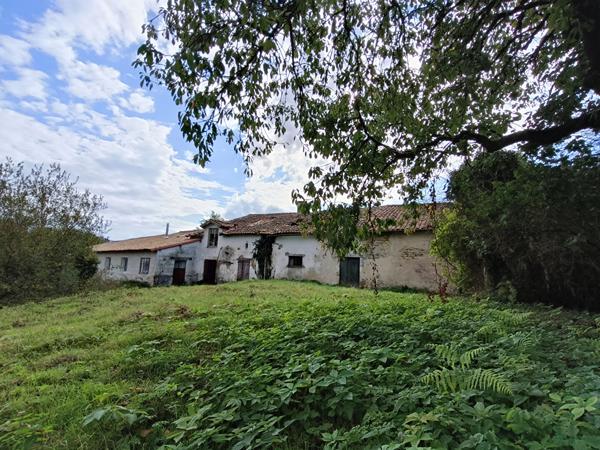 Maison en pierre à 10 mn de Melle et La Mothe, Chey 79120