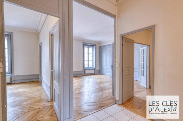 LYON 2e AINAY 107 m² – Ainay – Grand T3 avec potentiel T4