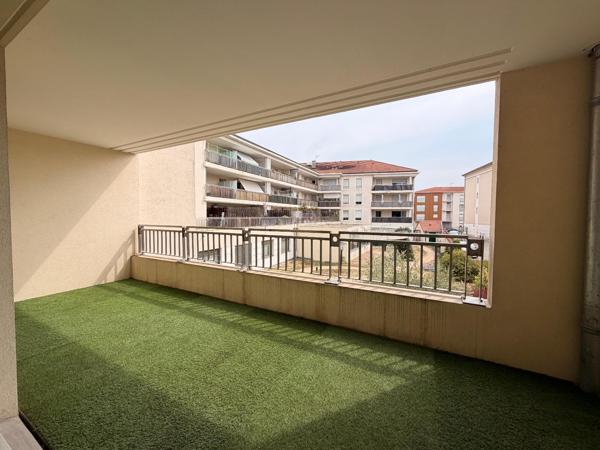Appartement 3 pièces de 88 m² à Meyzieu