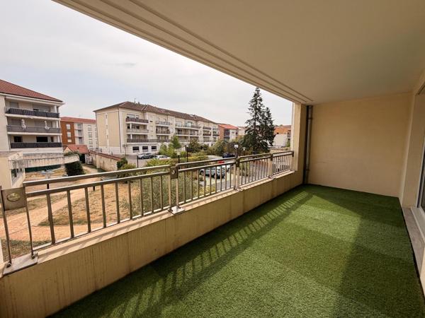 Appartement 3 pièces de 88 m² à Meyzieu