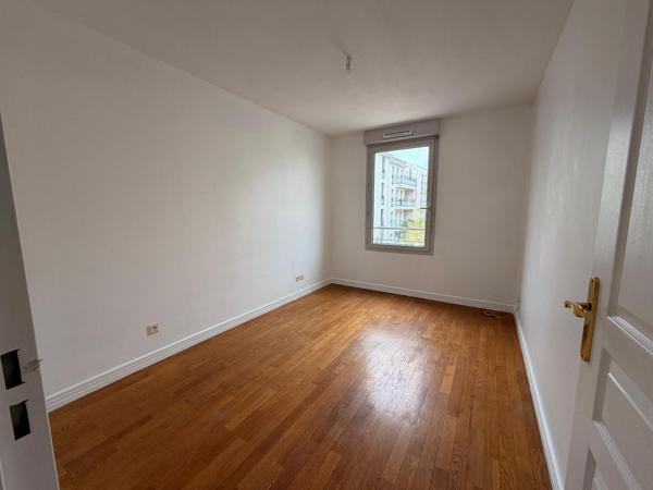 Appartement 3 pièces de 88 m² à Meyzieu