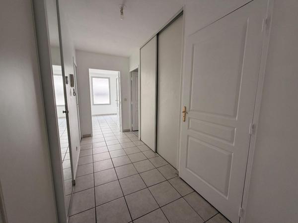 Appartement 3 pièces de 88 m² à Meyzieu