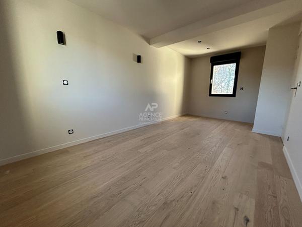 Maison Orgeval 7 pièces 5 chambres 161 m2 749 000 € **  - Référence  9026