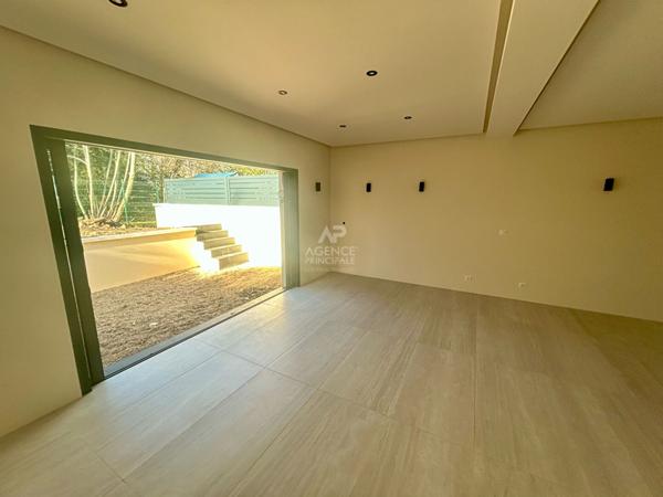 Maison Orgeval 7 pièces 5 chambres 161 m2 749 000 € **  - Référence  9026