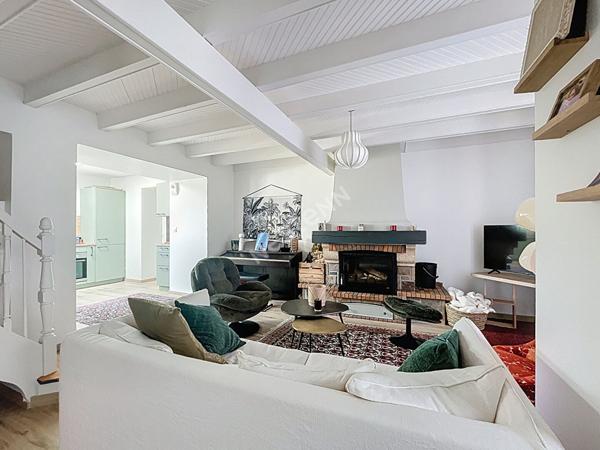 Charmante maison à vendre à Saint Jean de Boiseau 3 chambres , jardin et garage.