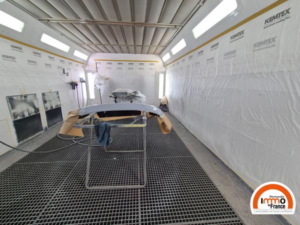 Ensemble immobilier de 440m²  Petit-Quevilly :  maison briques et silex + entrepôt / garage