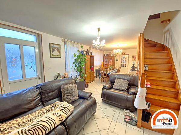 Ensemble immobilier de 440m²  Petit-Quevilly :  maison briques et silex + entrepôt / garage