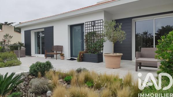 Maison à vendre 9 pièces 217 m² Saint-Gilles-Croix-de-Vie