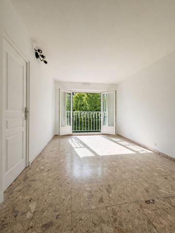 Chilly Mazarin / Appartement 4 pièces / Residence grand jardin