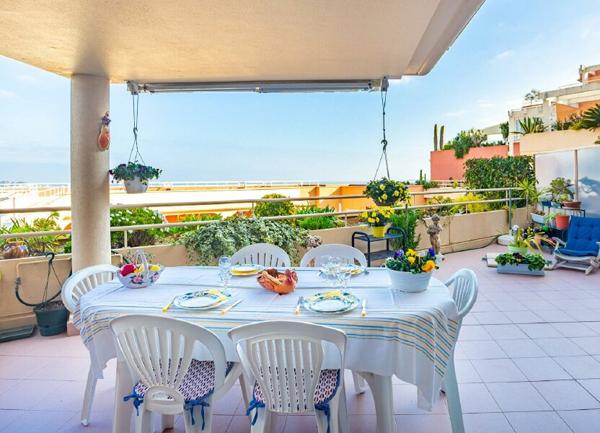 Appartement à vendre    2 pièces • 62 m2 Mandelieu-la-Napoule