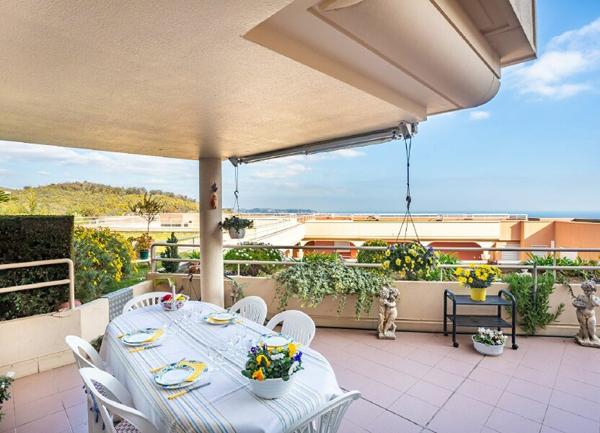 Appartement à vendre    2 pièces • 62 m2 Mandelieu-la-Napoule