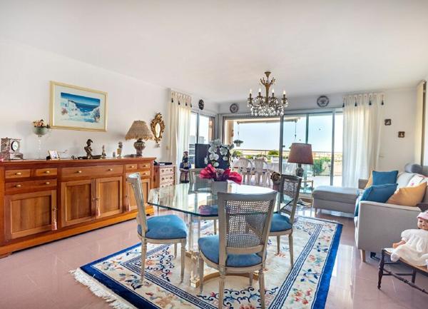 Appartement à vendre    2 pièces • 62 m2 Mandelieu-la-Napoule