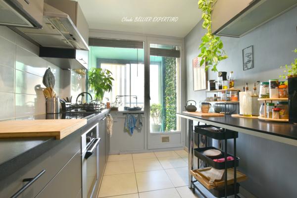 Marseille (13012) Secteur Montolivet-Petit Bosquet, Appartement T3 de 81 m2, avec son balcon exposé ouest, sa vue panoramique et