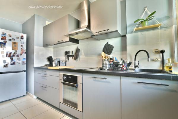 Marseille (13012) Secteur Montolivet-Petit Bosquet, Appartement T3 de 81 m2, avec son balcon exposé ouest, sa vue panoramique et