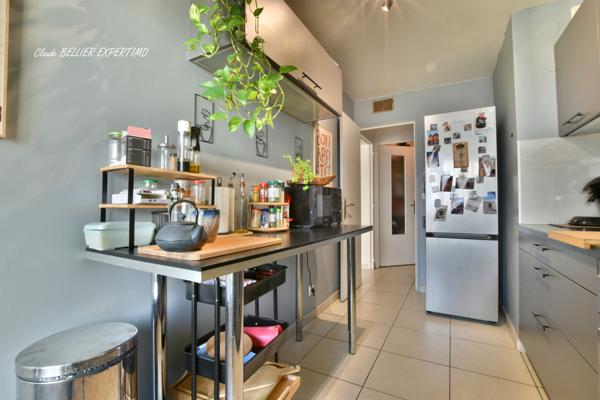 Marseille (13012) Secteur Montolivet-Petit Bosquet, Appartement T3 de 81 m2, avec son balcon exposé ouest, sa vue panoramique et