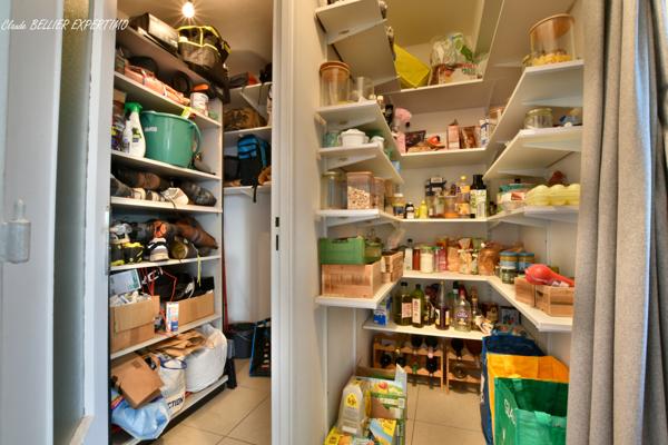 Marseille (13012) Secteur Montolivet-Petit Bosquet, Appartement T3 de 81 m2, avec son balcon exposé ouest, sa vue panoramique et