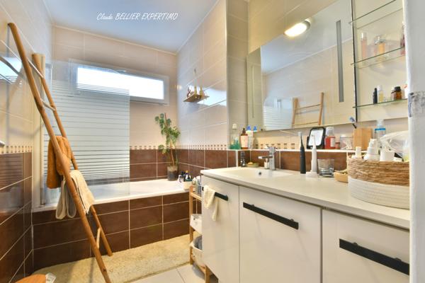 Marseille (13012) Secteur Montolivet-Petit Bosquet, Appartement T3 de 81 m2, avec son balcon exposé ouest, sa vue panoramique et