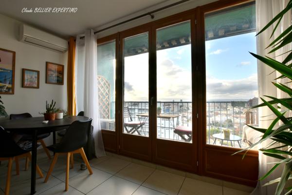 Marseille (13012) Secteur Montolivet-Petit Bosquet, Appartement T3 de 81 m2, avec son balcon exposé ouest, sa vue panoramique et