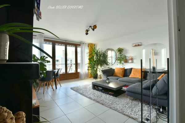 Marseille (13012) Secteur Montolivet-Petit Bosquet, Appartement T3 de 81 m2, avec son balcon exposé ouest, sa vue panoramique et