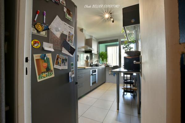 Marseille (13012) Secteur Montolivet-Petit Bosquet, Appartement T3 de 81 m2, avec son balcon exposé ouest, sa vue panoramique et