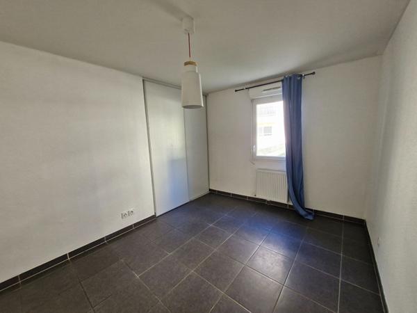 Toulon T2  (41 m2) + Place de parking privative