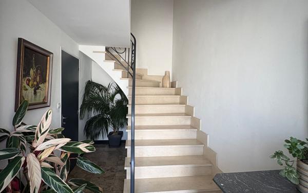 Maison à vendre    3 pièces • 88 m2 Saintes