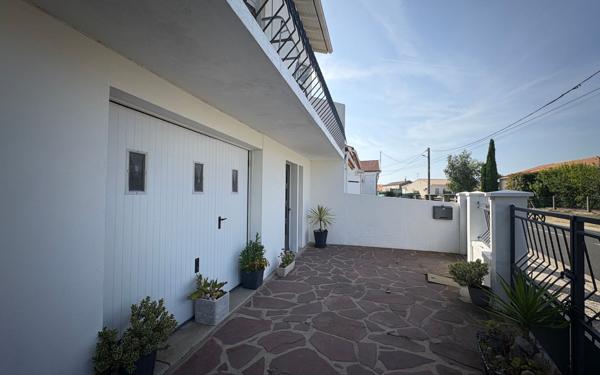 Maison à vendre    3 pièces • 88 m2 Saintes