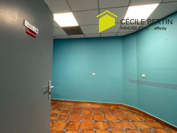 Local Commercial 3 pièces - 52 m²