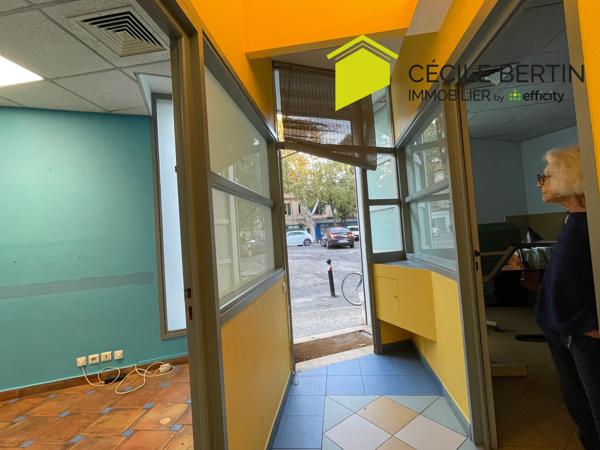Local Commercial 3 pièces - 52 m²