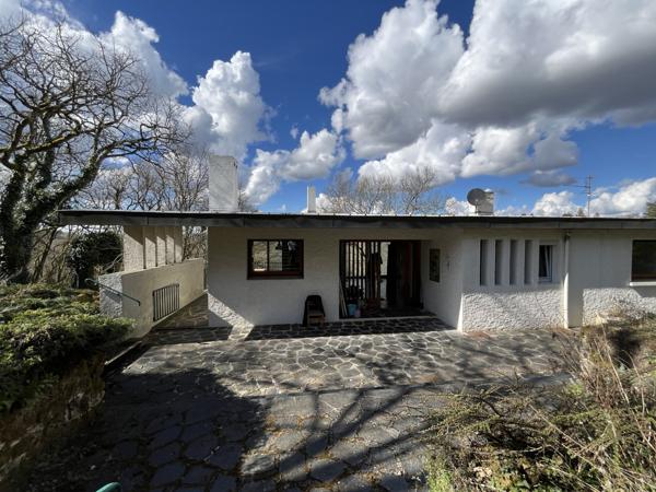 Maison 6 pièces et batiment annexe avec appartement de type II - SAINT BENOIT Saint-Benoît (86280)