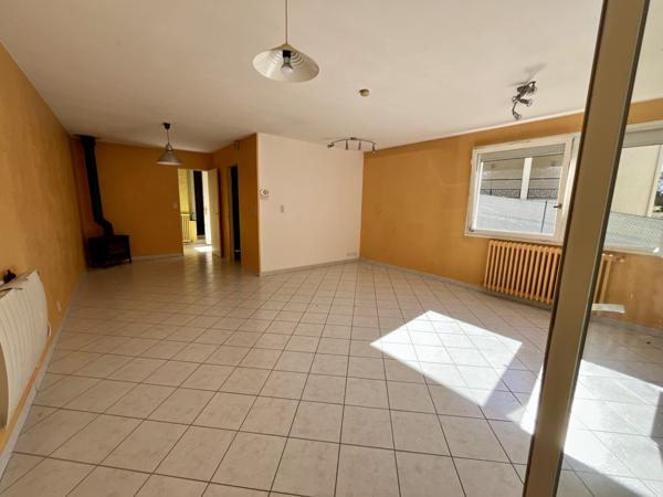 Maison 6 pièces et batiment annexe avec appartement de type II - SAINT BENOIT Saint-Benoît (86280)