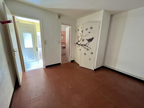 Maison 6 pièces et batiment annexe avec appartement de type II - SAINT BENOIT Saint-Benoît (86280)