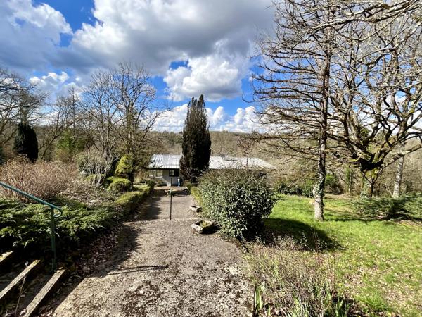 Maison 6 pièces et batiment annexe avec appartement de type II - SAINT BENOIT Saint-Benoît (86280)