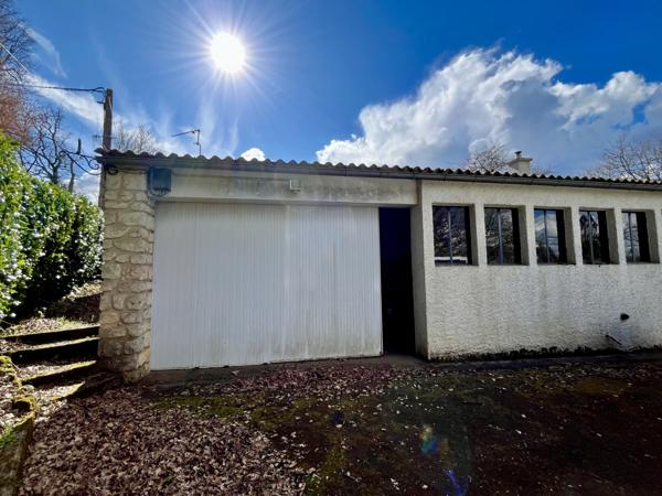 Maison 6 pièces et batiment annexe avec appartement de type II - SAINT BENOIT Saint-Benoît (86280)