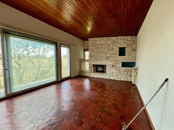 Maison 6 pièces et batiment annexe avec appartement de type II - SAINT BENOIT Saint-Benoît (86280)