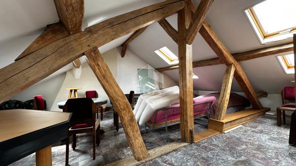 Locaux à usage professionnel situés centre ville de Compiègne