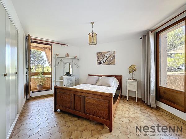 Villa d'architecte au pied du Cengle Chateauneuf Le Rouge 6 pièce(s)