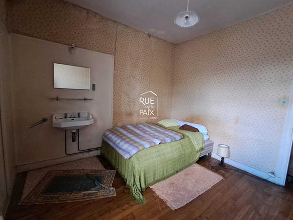 86210 VOUNEUIL SUR VIENNE Maison familiale avec ateliers et dépendances Hyper-centre de Vouneuil-sur-Vienne