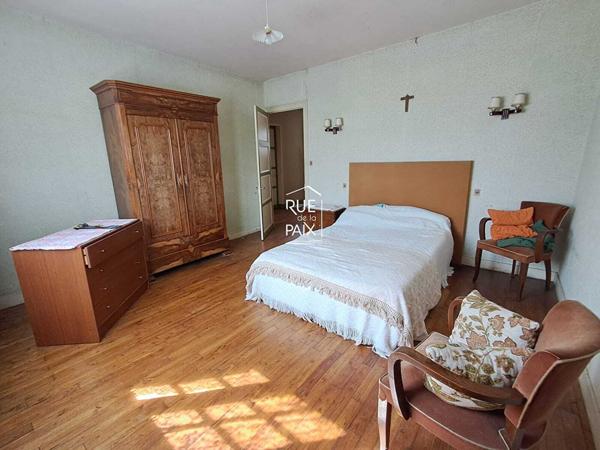 86210 VOUNEUIL SUR VIENNE Maison familiale avec ateliers et dépendances Hyper-centre de Vouneuil-sur-Vienne
