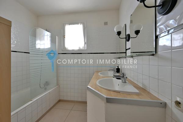 Maison
                                                                                                                                                                                                                                                                                                                        7 pièce(s)                                                                                                                                                                                                          6 chambre(s)                                                                                                                                                                                                          227  m²