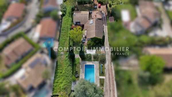 Maison
                                                                                                                                                                                                                                                                                                                        7 pièce(s)                                                                                                                                                                                                          6 chambre(s)                                                                                                                                                                                                          227  m²