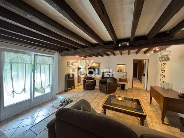 Maison ancienne spacieuse avec 200 m² de dépendances!