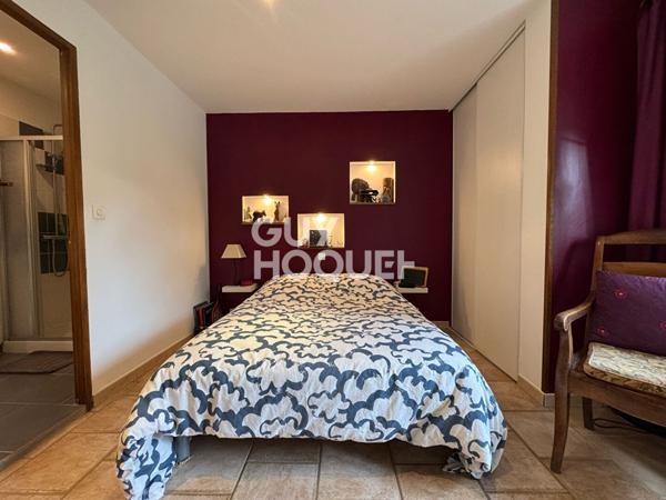 Maison ancienne spacieuse avec 200 m² de dépendances!