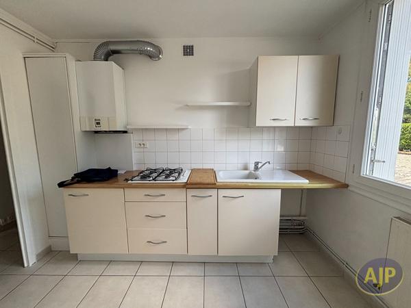Appartement à louer Cholet : 2 pièces, 54m² avec 1 chambre(s) à 610€ - AJP Immobilier Cholet