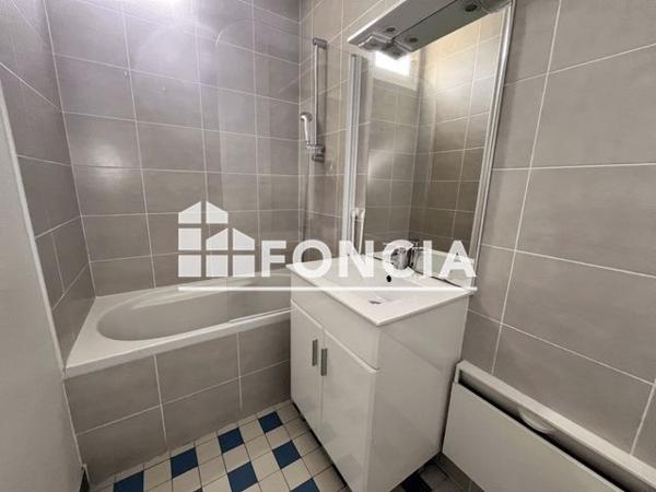 Location Appartement 3 pièces 57.06 m² - 11 Boulevard de Champarey Bourgoin Jallieu 38300