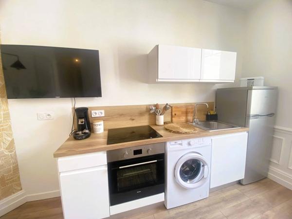 03200 VICHY - 2 APPARTEMENTS AVEC F2 & F3 MEUBLÉS AVEC BALCON AVEC CAVE AVEC COURS - QUARTIER DE FRANCE -